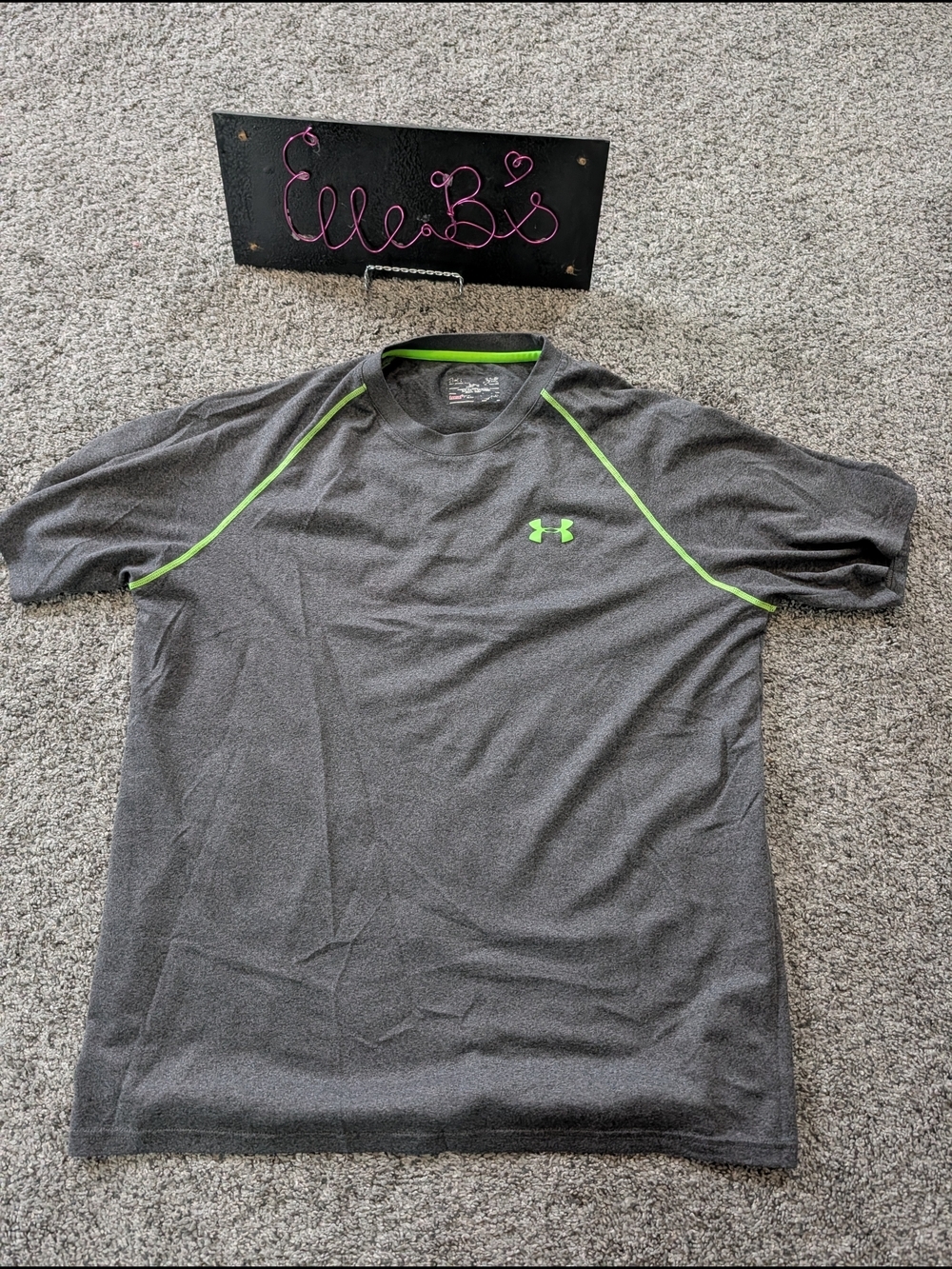 Euc Under Armour Gray Short Sleeve Performance Tee with Lime Accents L